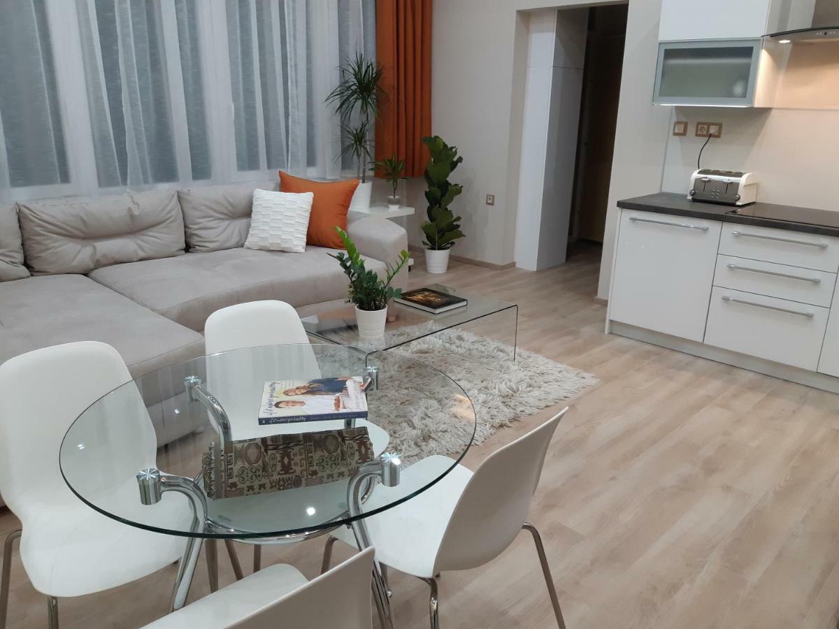 Modern, Quiet & Cozy Apartment In The Middle Of Downtown Near Danube At Fashion Street บูดาเปสต์ ภายนอก รูปภาพ